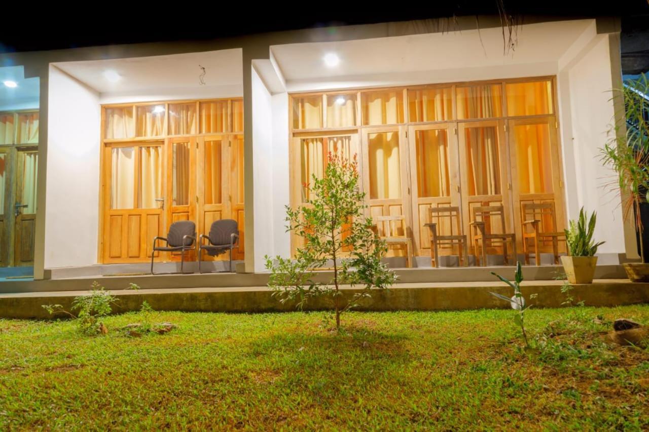 Talalla Ocean Beach Bungalow Матара Экстерьер фото